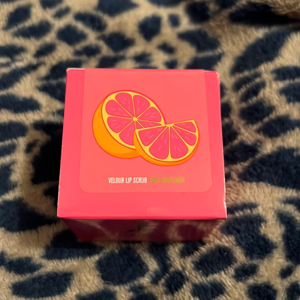 BNIB Jeffree Star pink grapefruit lip scrub